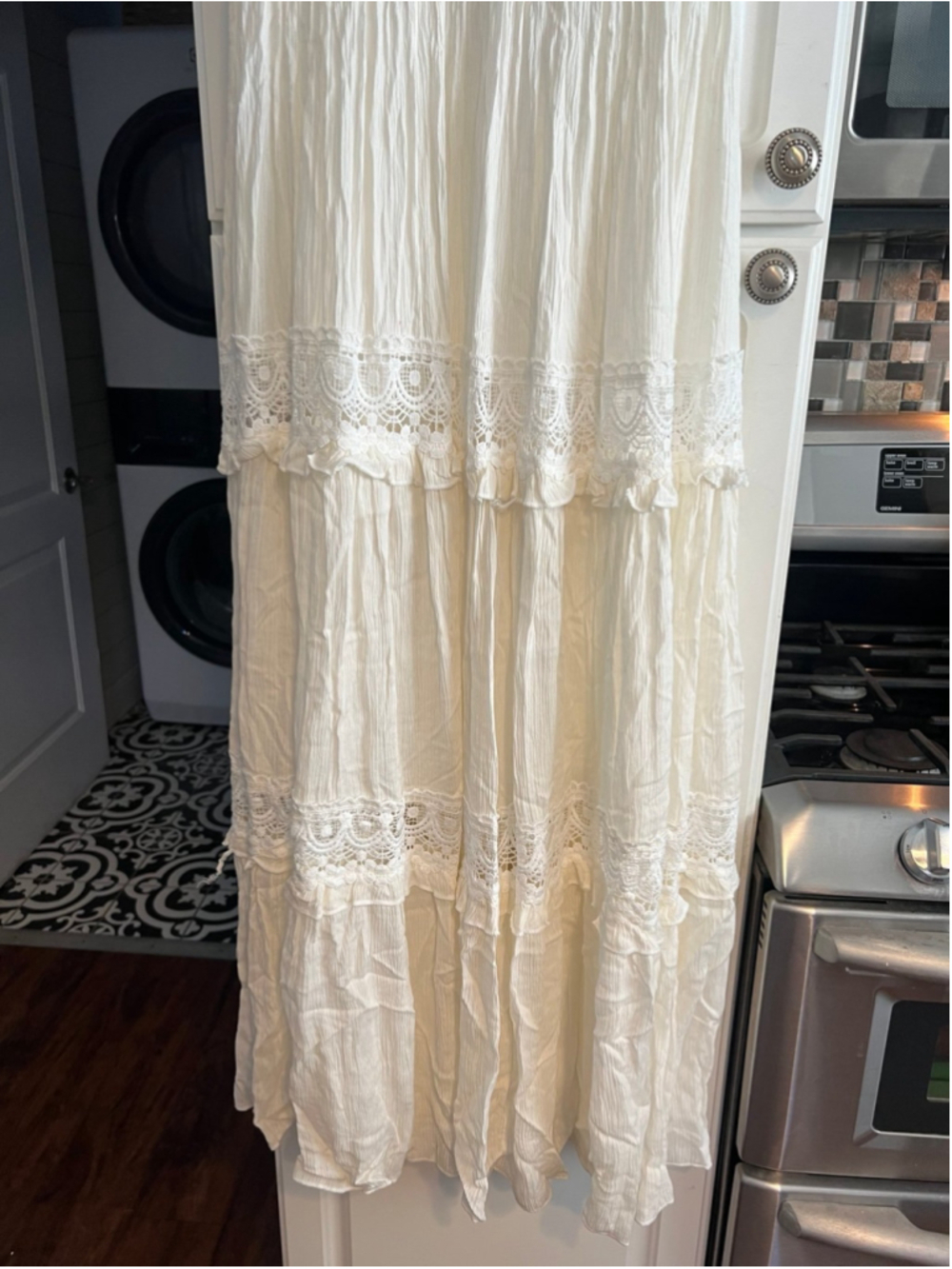 NWT Showpo Thrills and Spills Maxi Dress Size 6 Boho Lace V Neck Gauze White - Picture 4 of 9